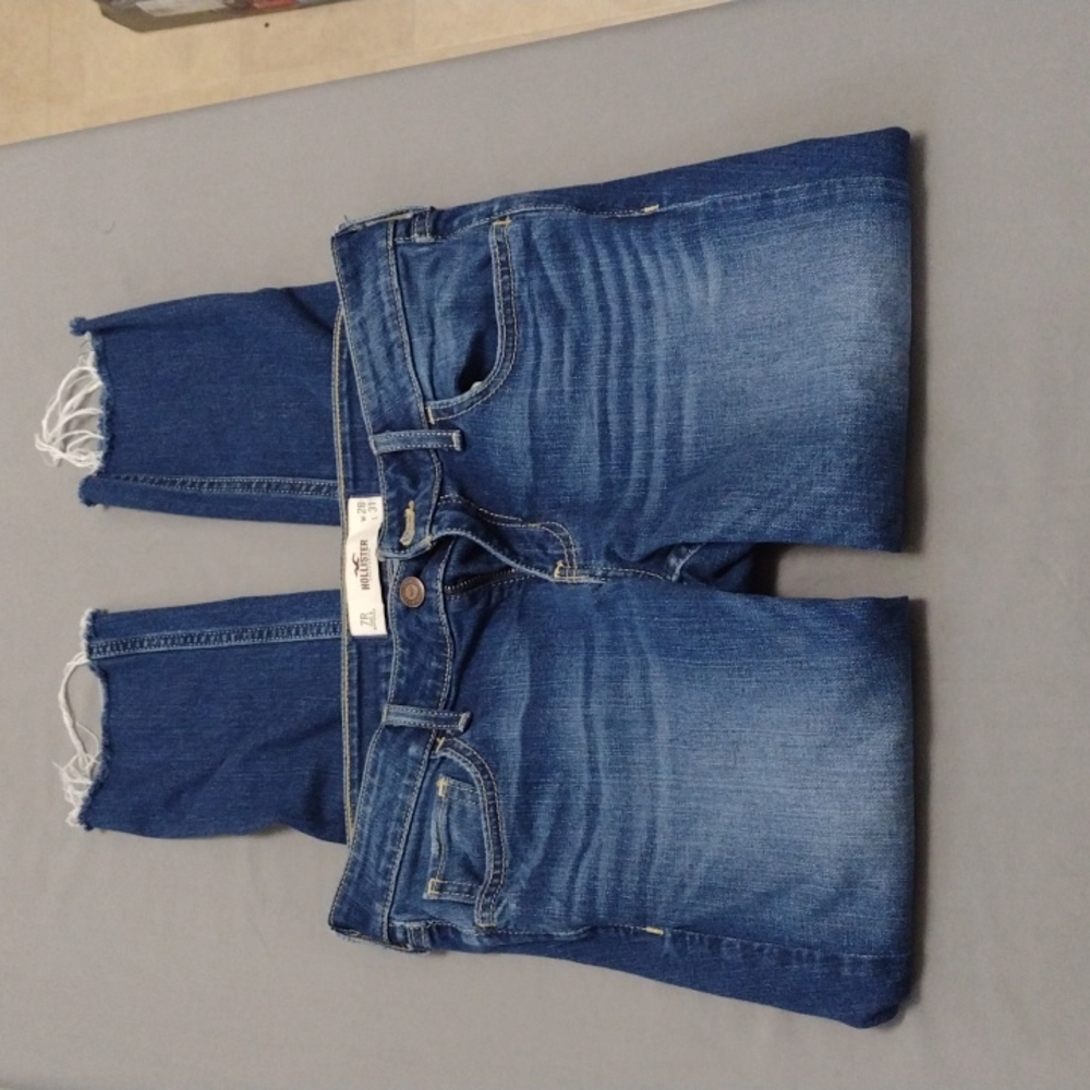 Hollister Juniors Skinny Jeans* Size 7 R* Excellent Used Condition*